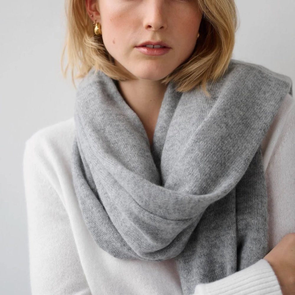 WHITE + WARREN Cashmere Travel Wrap